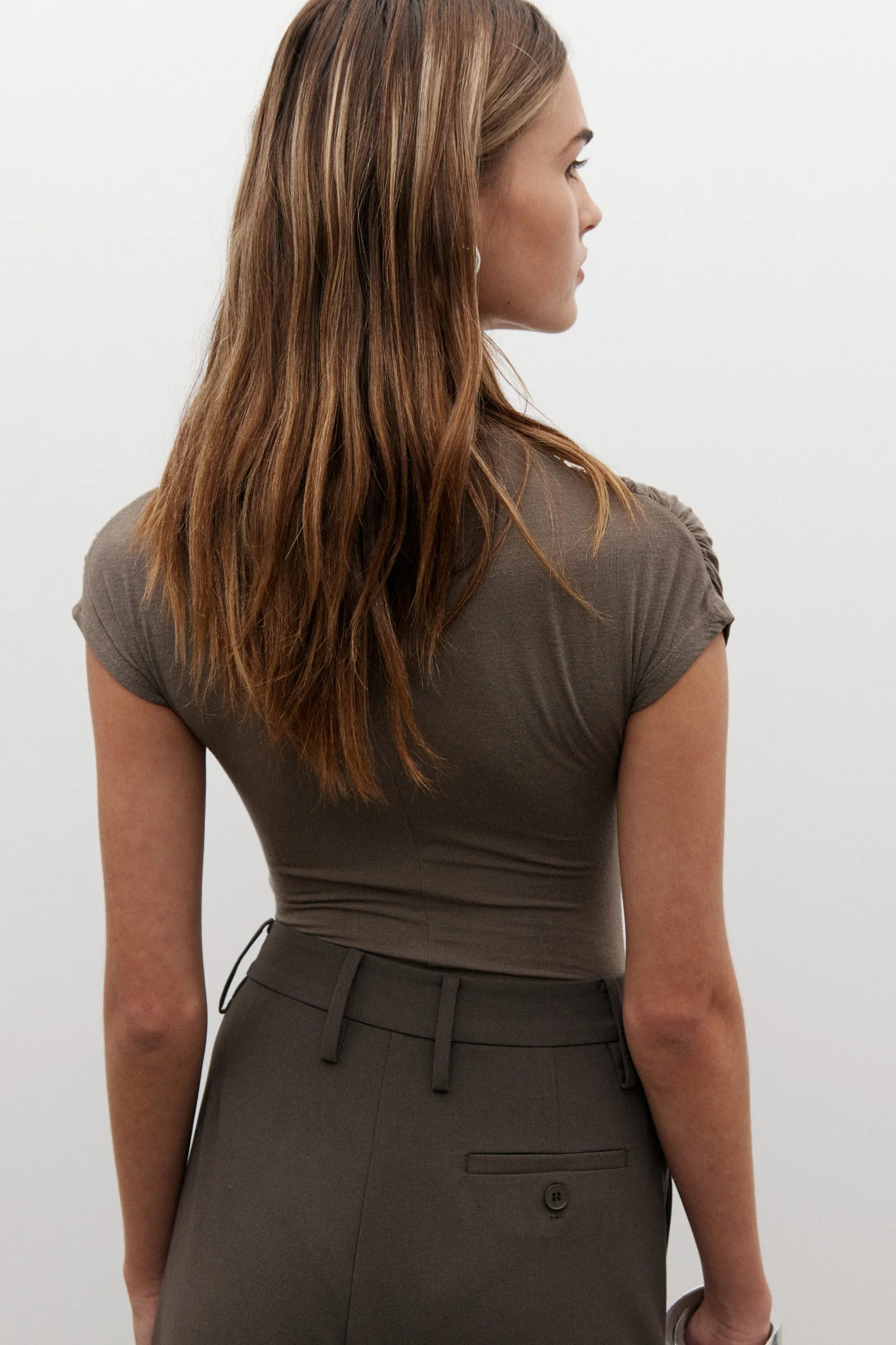 AMRITA SLEEVELESS BODYSUIT - MINK - Image 3