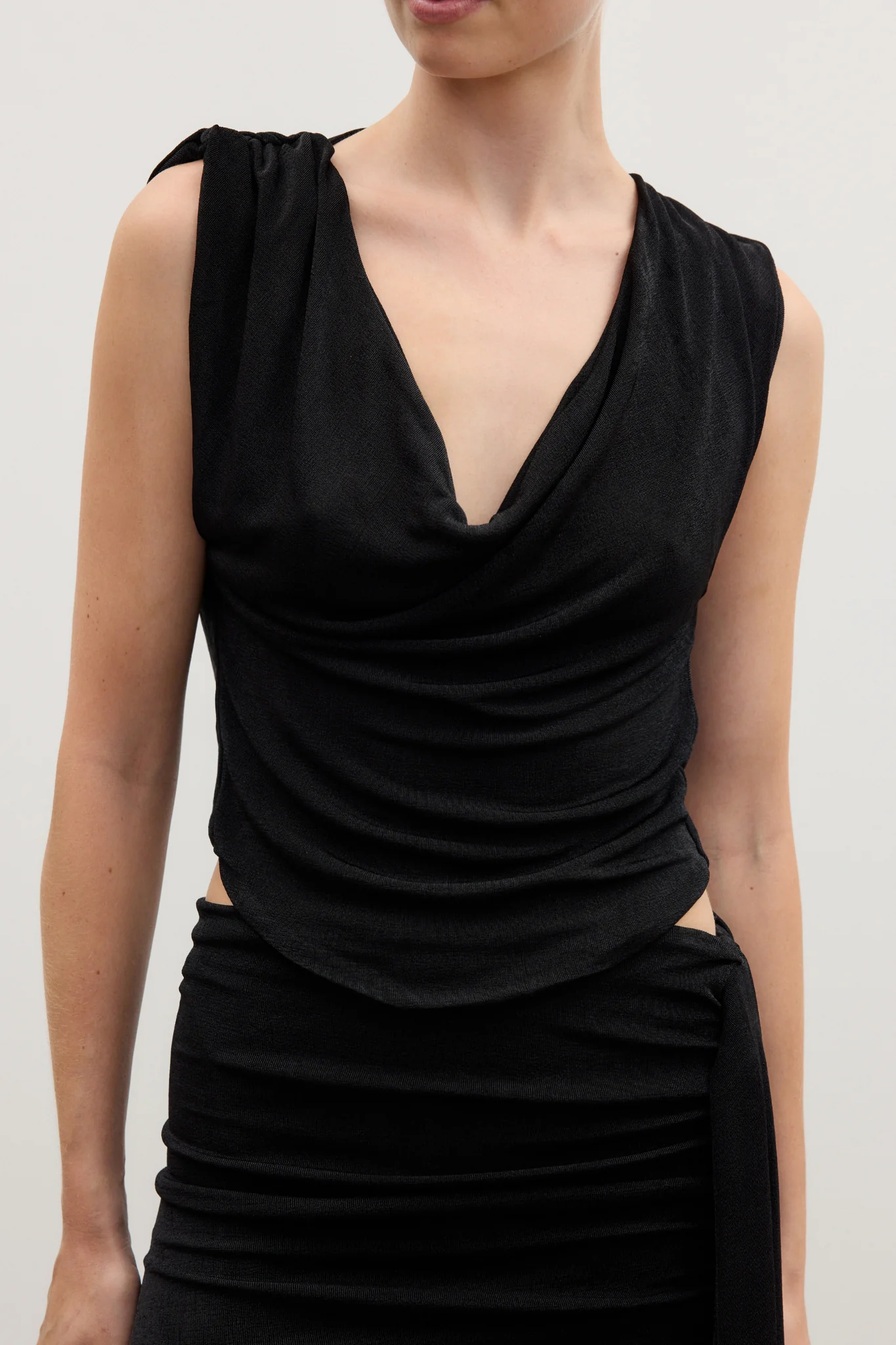 ANIKA TOP - BLACK - Image 6