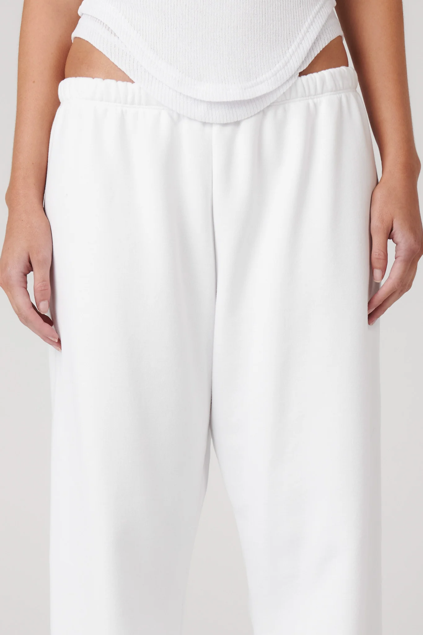 ARTI TRACK PANT - WHITE - Image 4