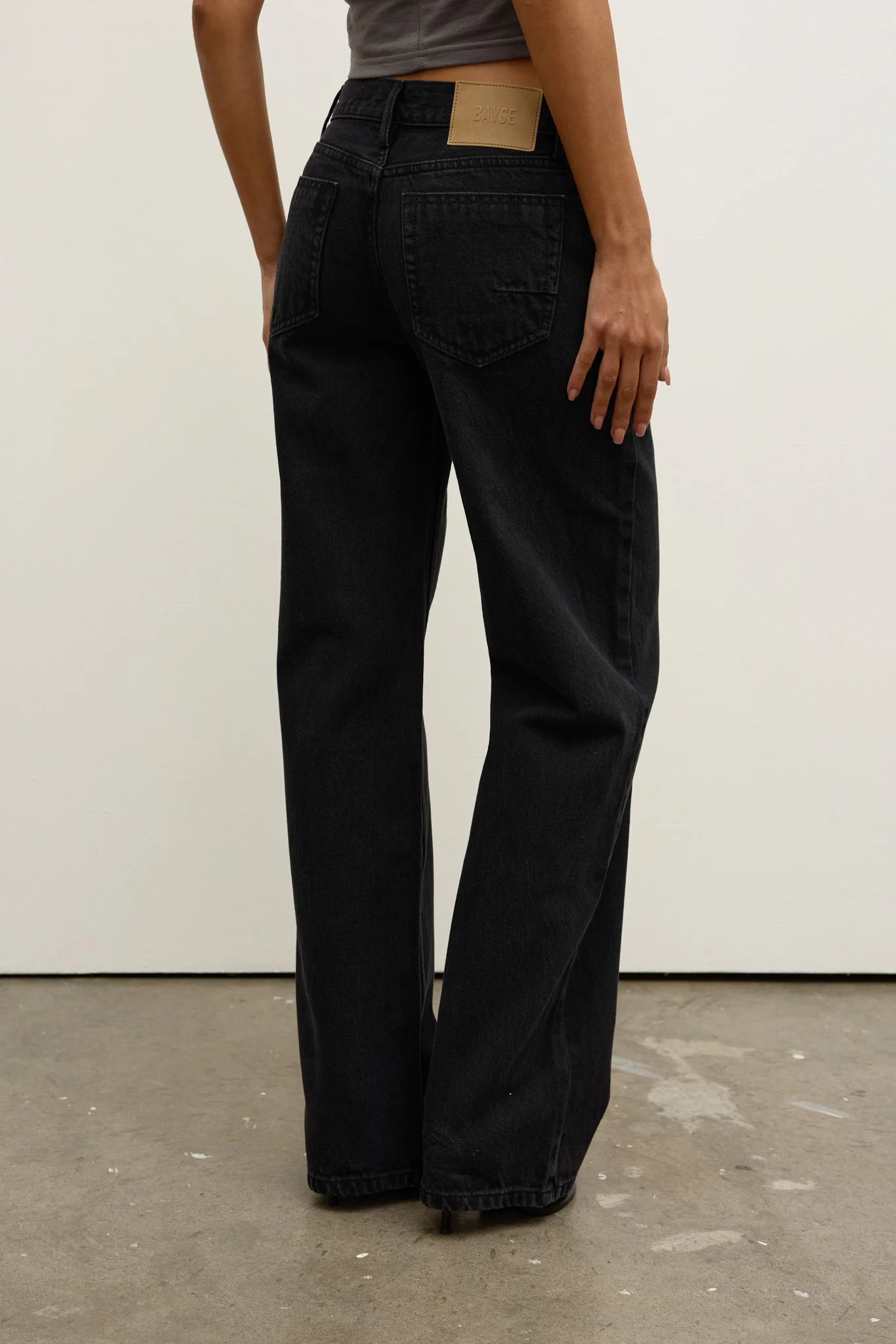 AVERY JEAN - BACKSTAGE BLACK - Image 4