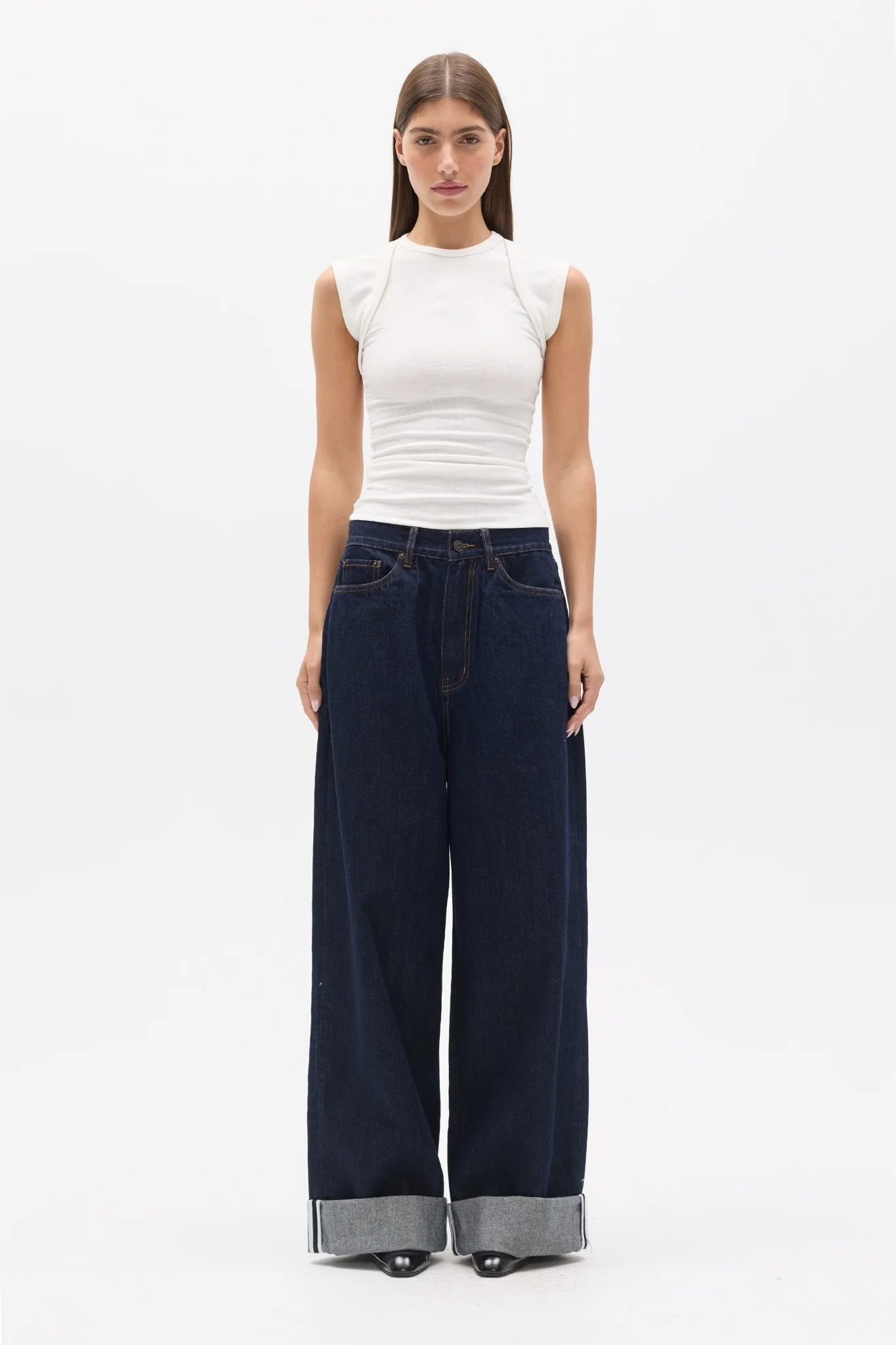 ELARA T-SHIRT - WHITE