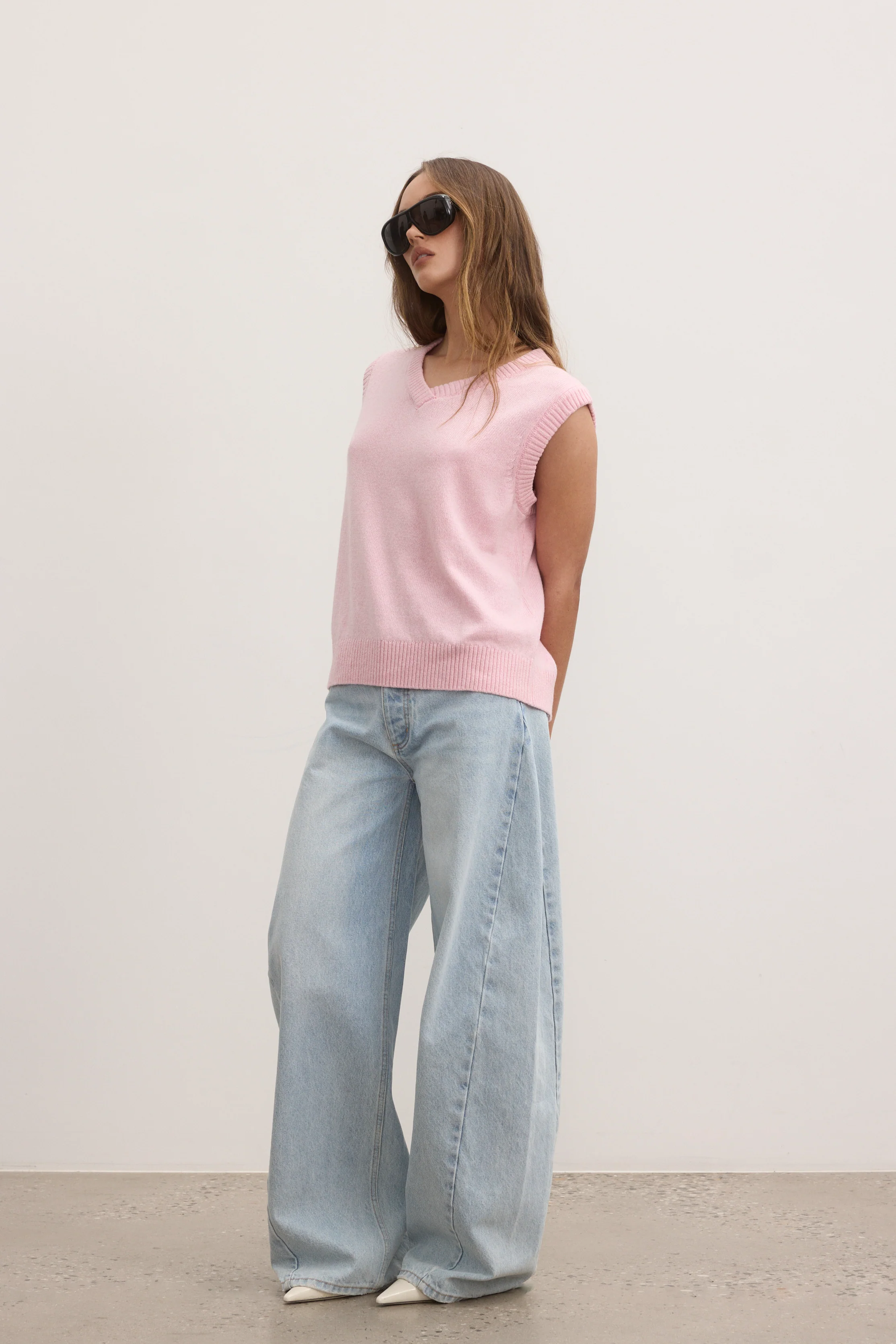 EMBER KNIT VEST - BUBBLE GUM - Image 2