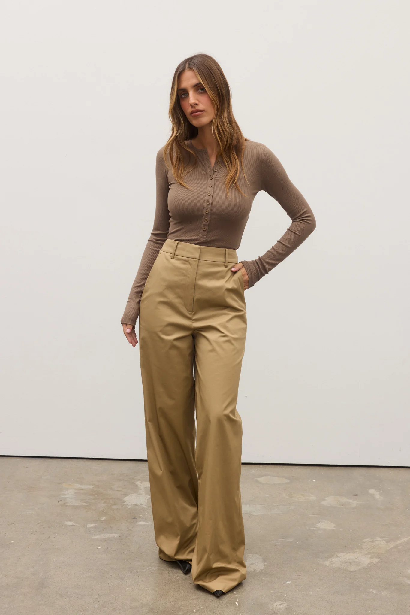 FLYNN PANT - CAMEL - Image 4