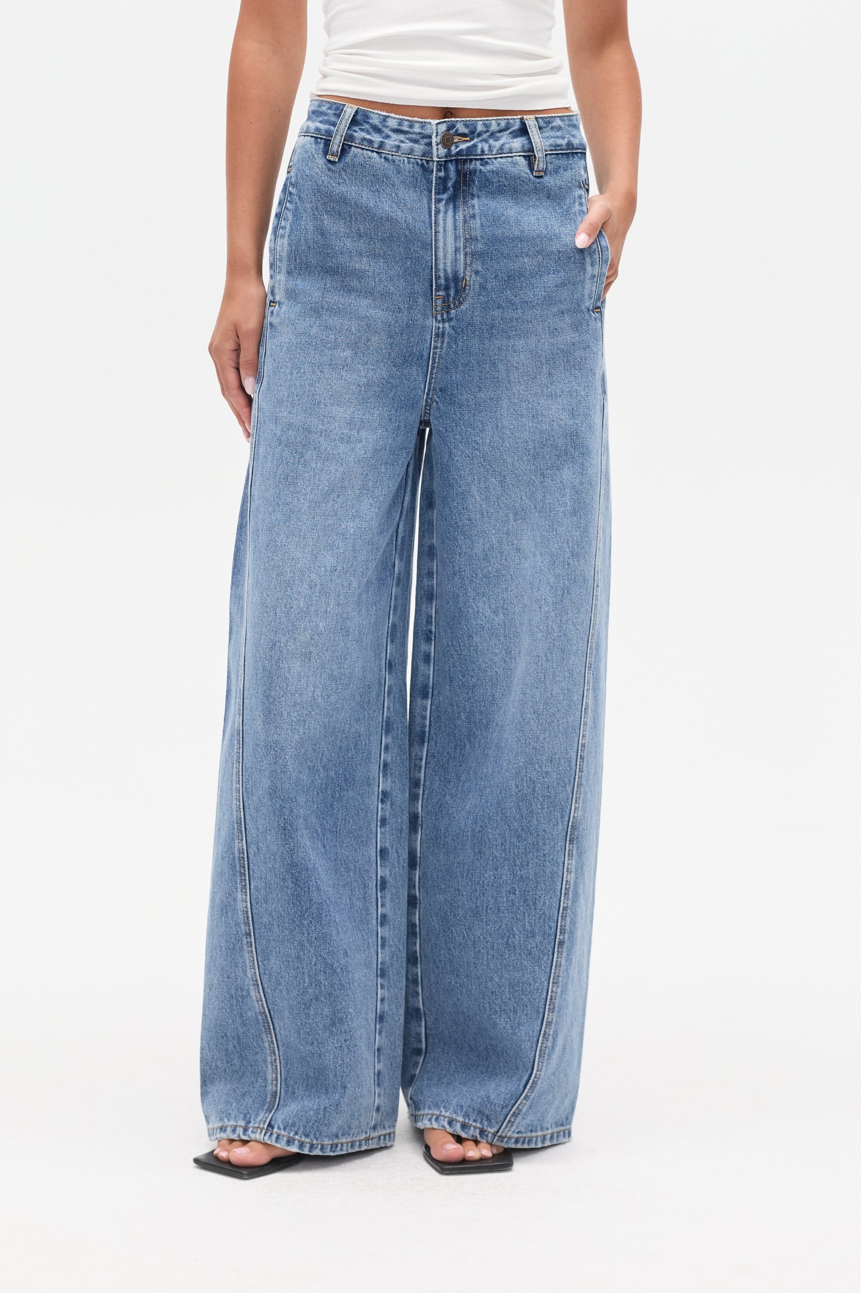 JUNE JEAN - TRUE BLUE - Image 2
