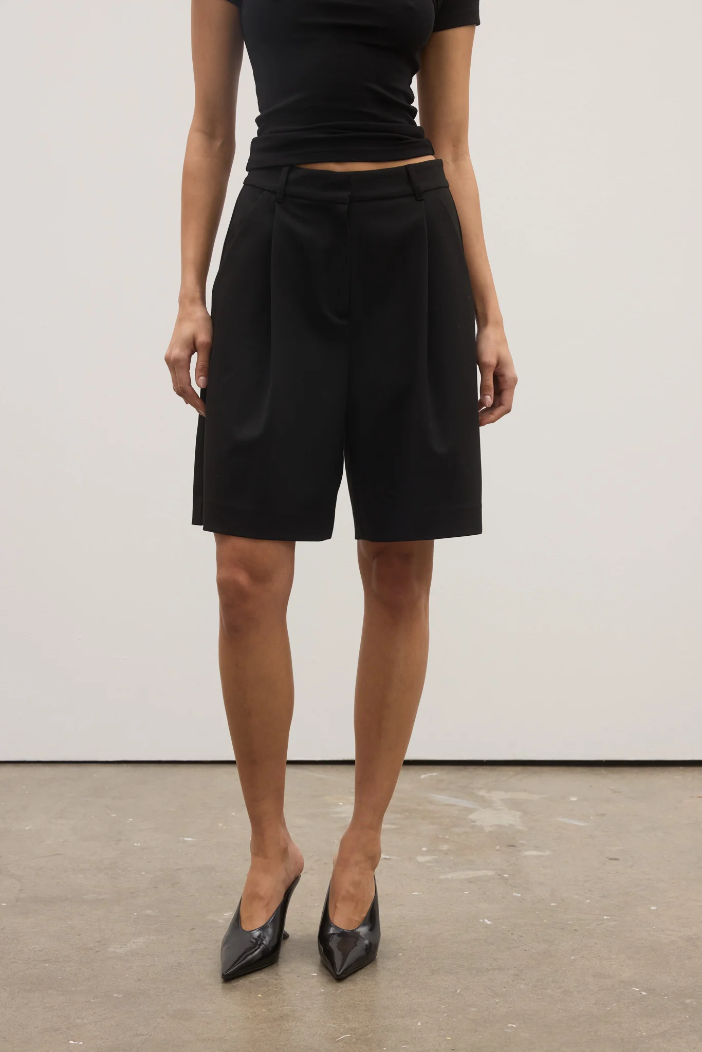 MIKA SHORT - BLACK - Image 2