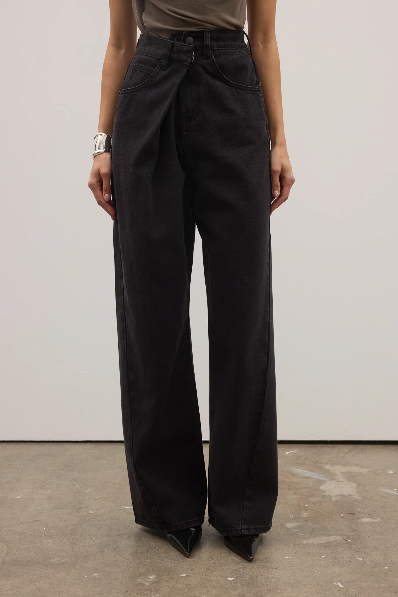 REGALIA JEAN - BACKSTAGE BLACK