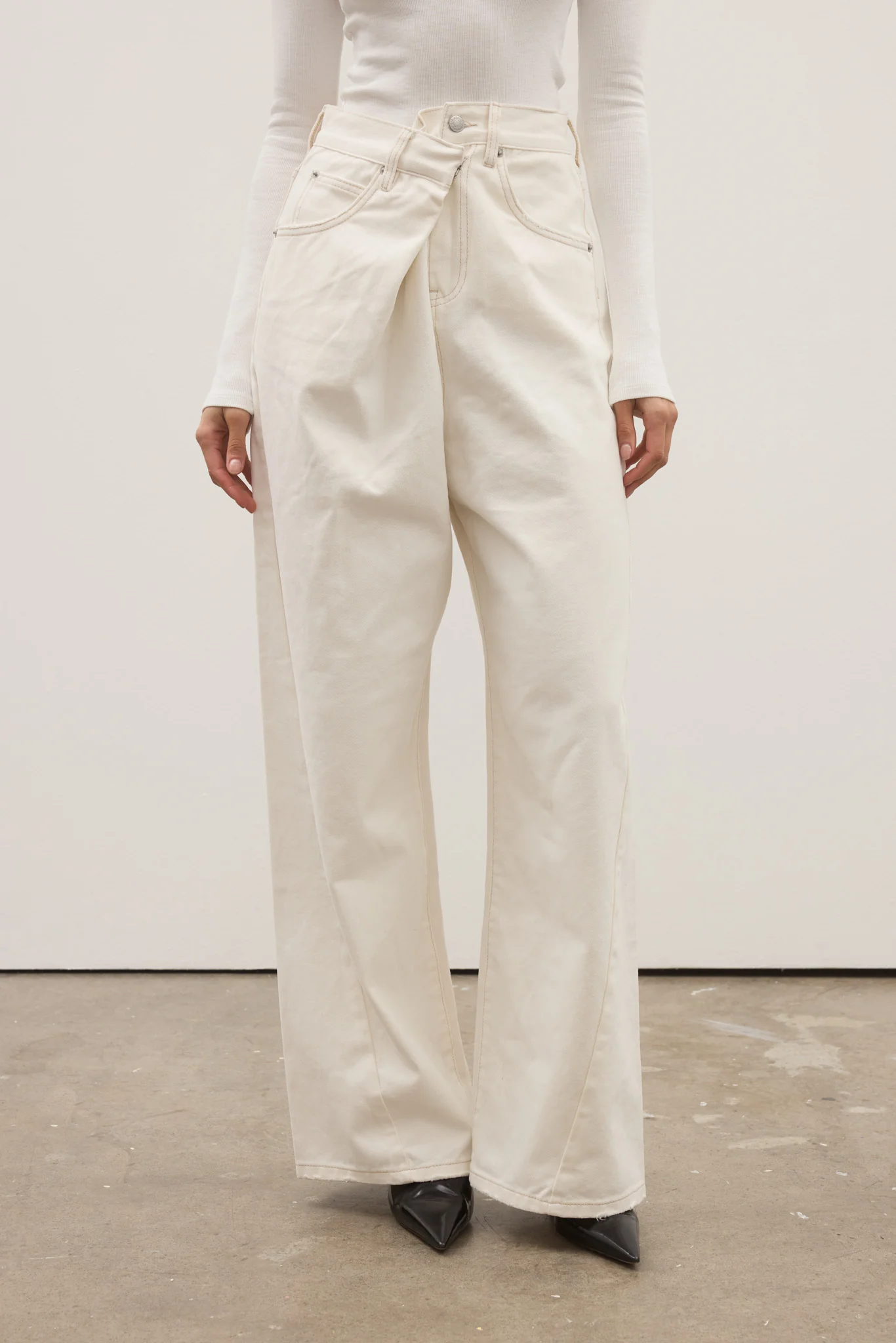 REGALIA JEAN - GEISHA WHITE