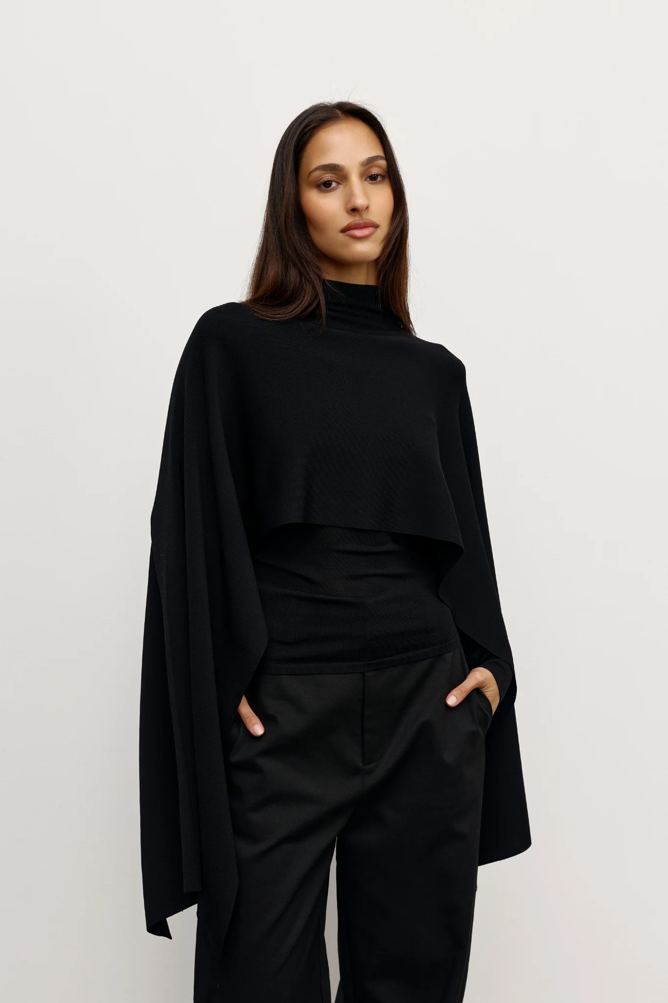 SORELLA PONCHO - BLACK - Image 3