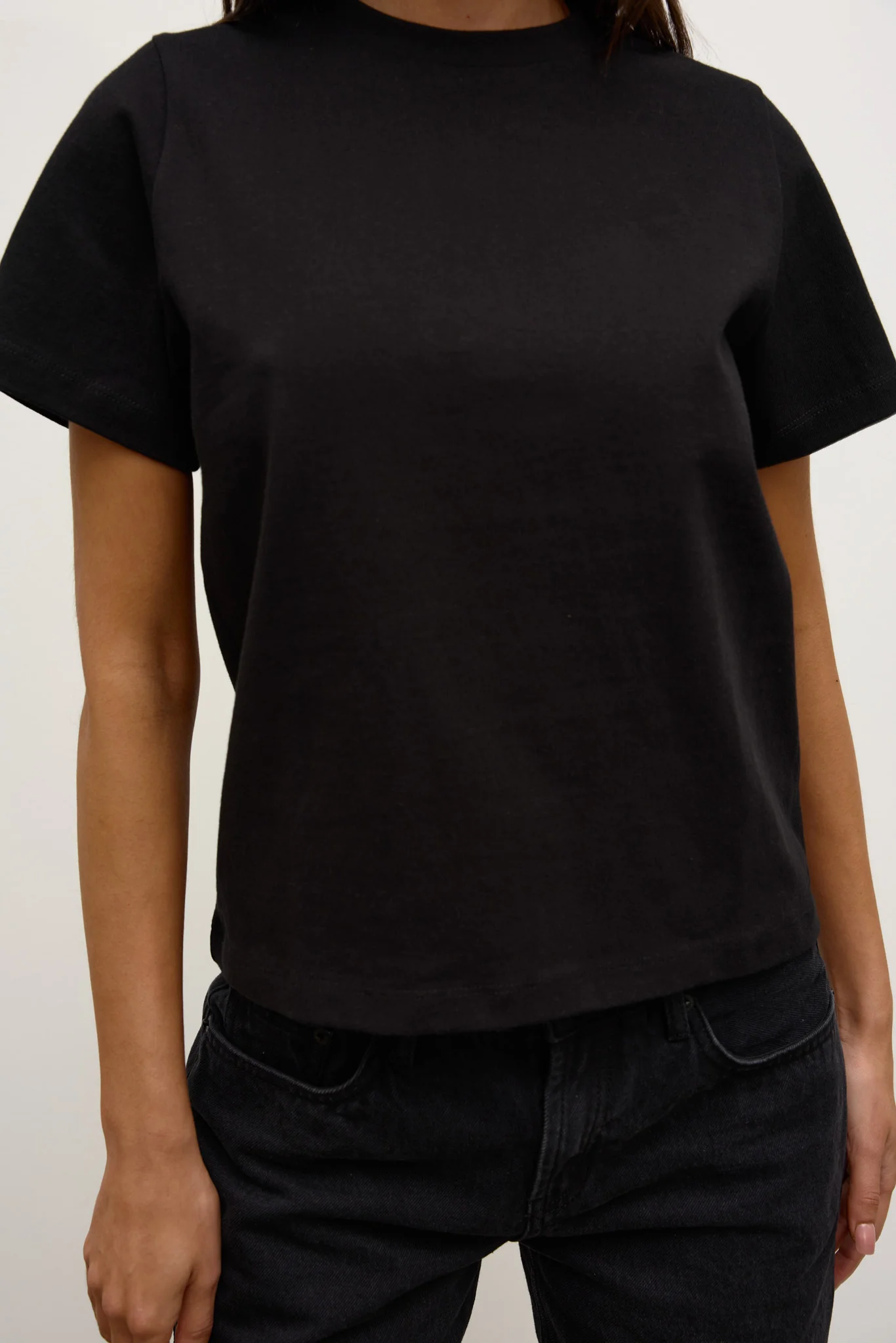 TESS T-SHIRT - BLACK - Image 3
