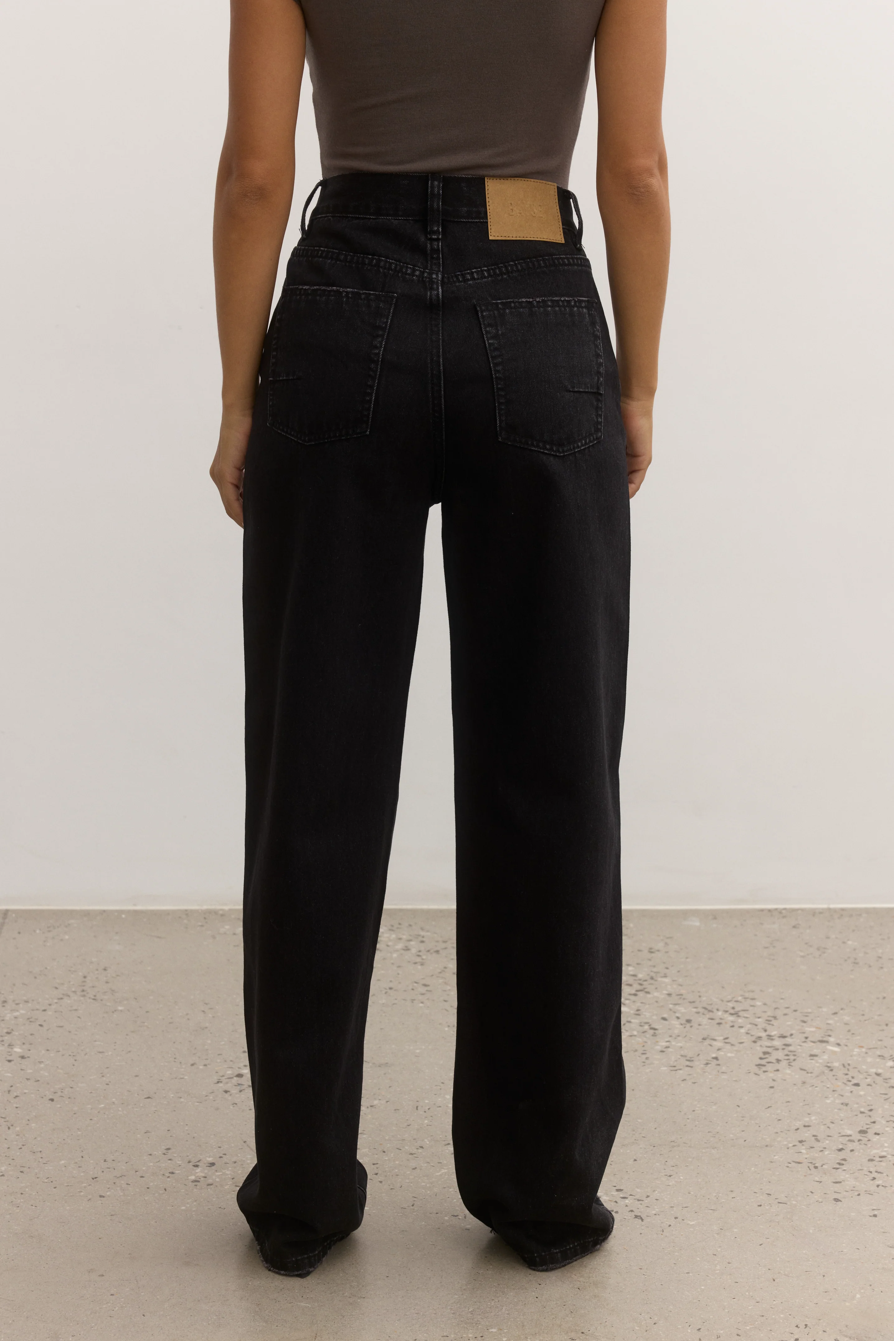 VERA JEAN - BACKSTAGE BLACK - Image 3